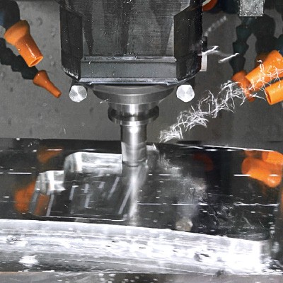 מכונת CNC חדשה - כירסום של חומרים קשים